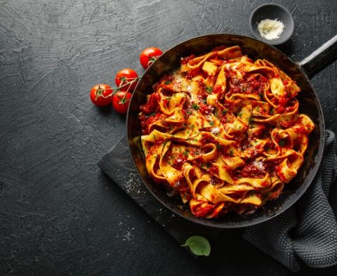 italian-spaghetti-with-tomato-sauce-pan (1) (1)